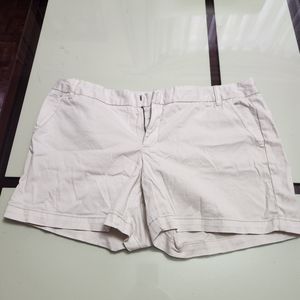 Caslon Shorts